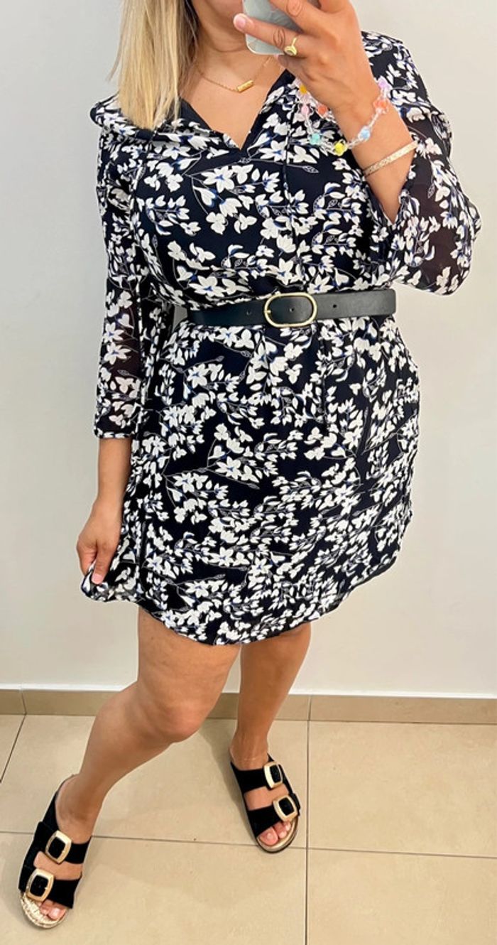 🌸 Robe courte noire à fleurs Mango – Taille M