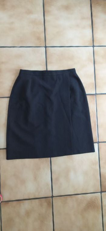 Jupe noire rayée taille 42