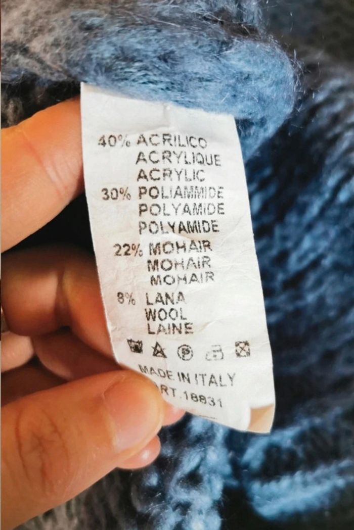 Pull bleu mohair col V - photo numéro 6