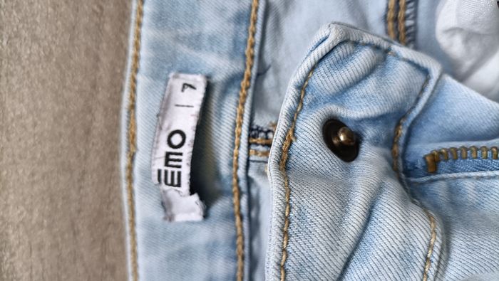 Jeans fille 7 ans - photo numéro 4