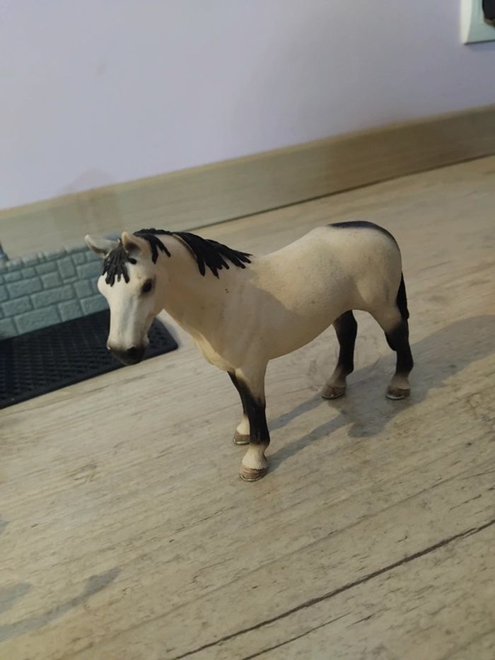 Cheval Schleich avec box de lavage - photo numéro 7