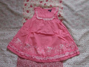 Robe sans manches rose 12 mois
