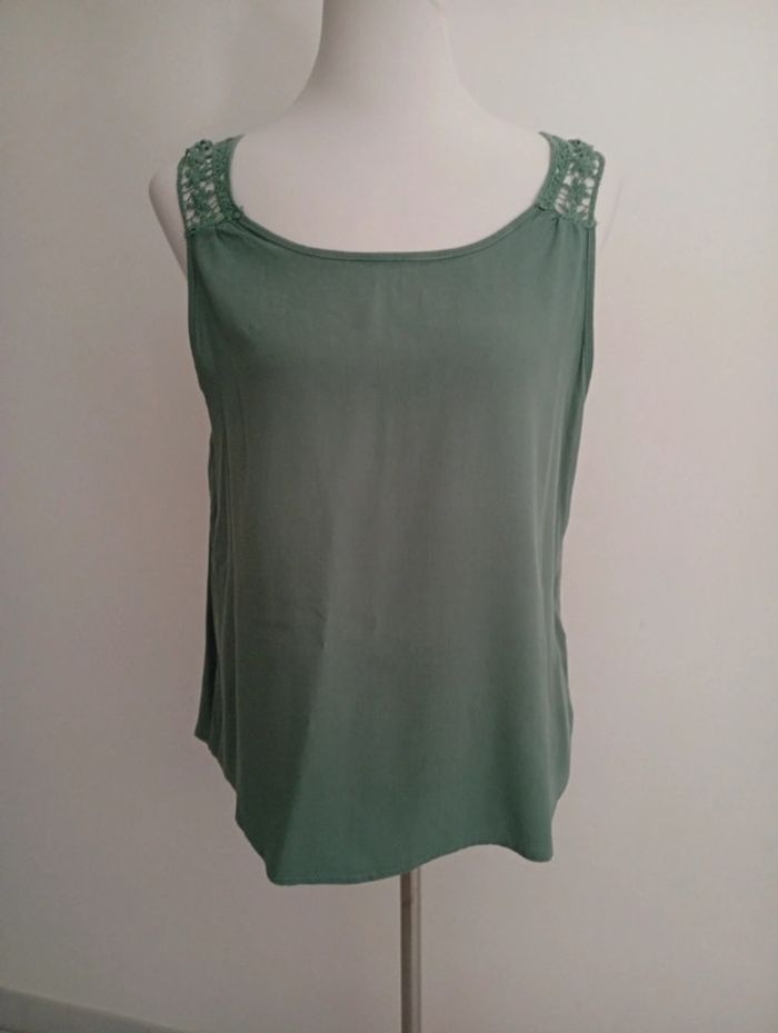 Débardeur vert taille 38/40 | broderie au dos et épaules