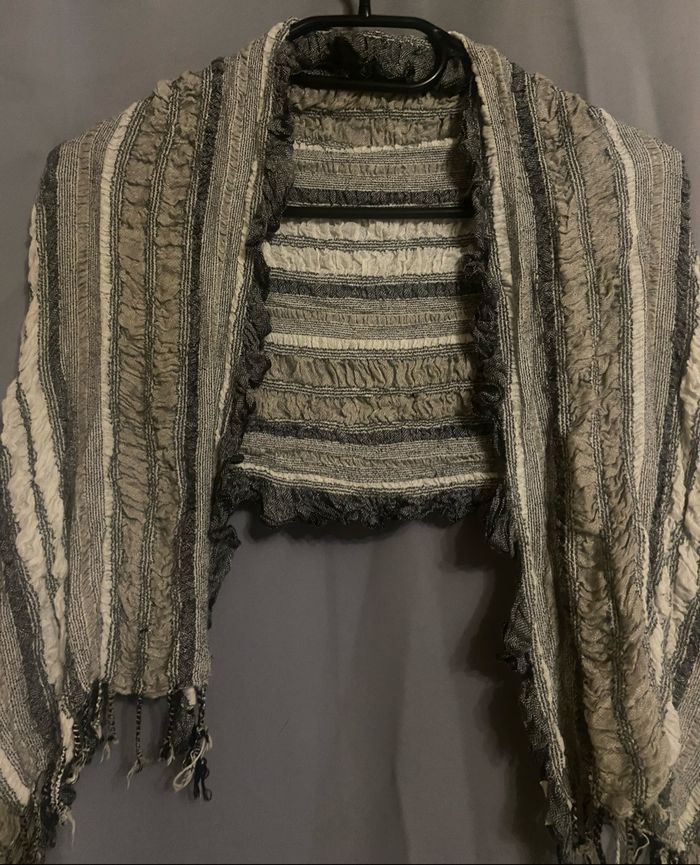 Écharpe rayée noire,blanche et beige - photo numéro 2