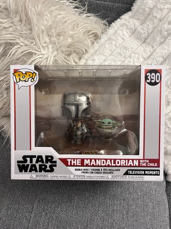 Funko pop the mandalorian with the child Star Wars