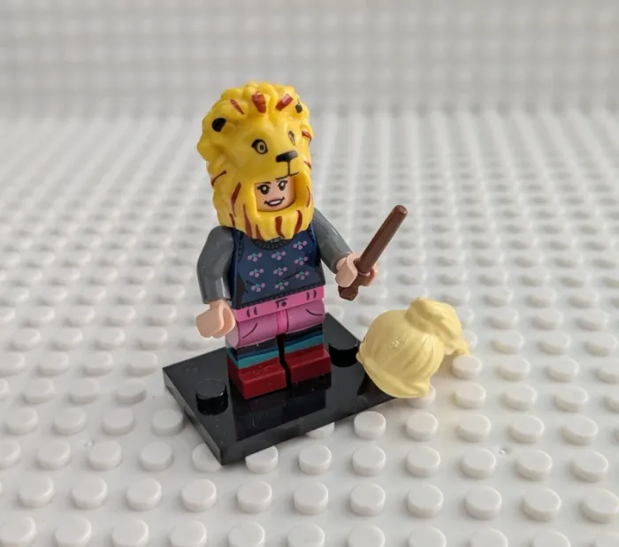 Figurine Harry Potter : Luna Lovegood avec tête de lion, style lego - photo numéro 2