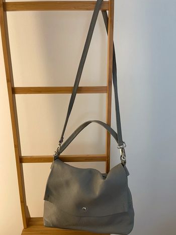 sac à main gris