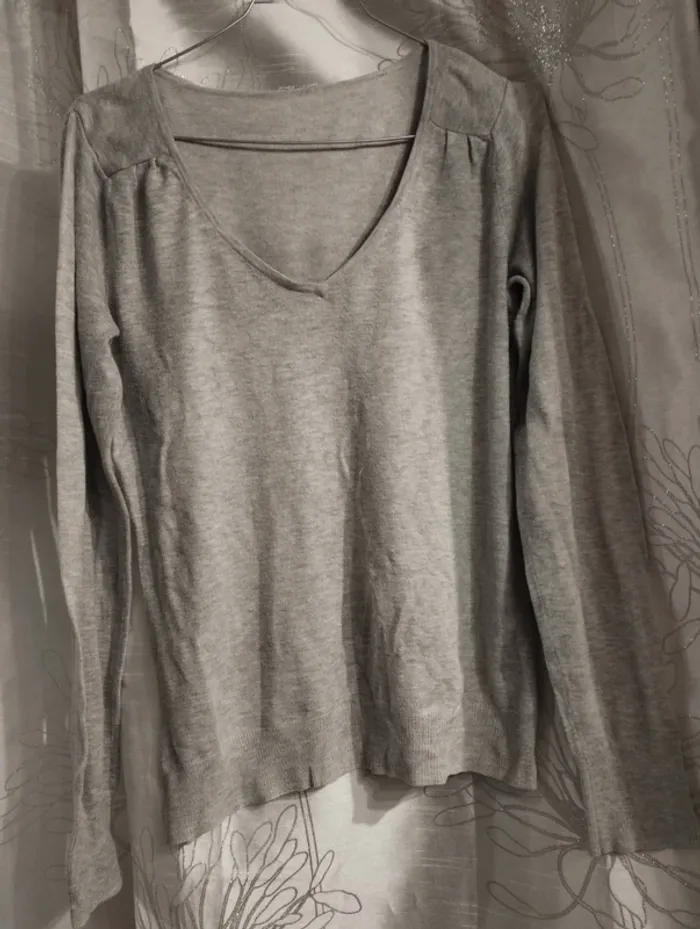 Pull col v taille 40