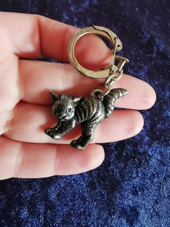 Porte-clés chat en métal vintage