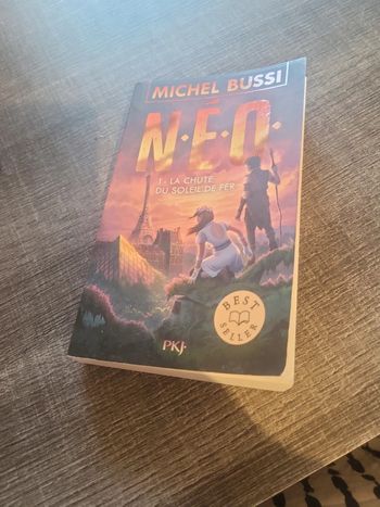 Livre Neo la chute du soleil de fer
