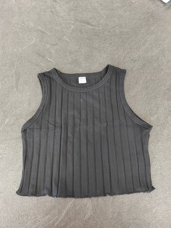 Crop top noir sans manche  Shein Taille : 11 / 12 ans Excellent état