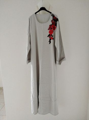 Robe abaya avec grand voile grise