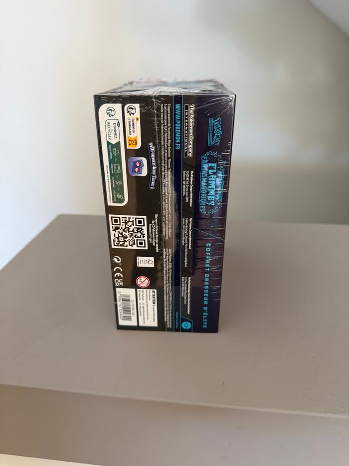 Coffret dresseur d élite ETB Pokémon ME02 Flammes Fantasmagoriques - photo numéro 4