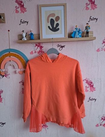 Magnifique pull à capuche avec bas effet sirène taille 10 ans