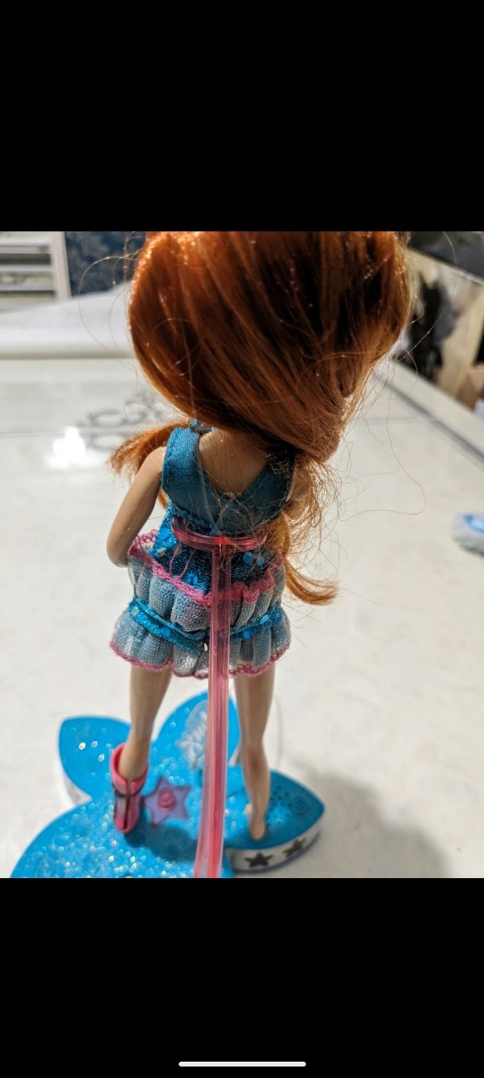 Magnifique poupée winks Bloom et son microphone magique. - photo numéro 7