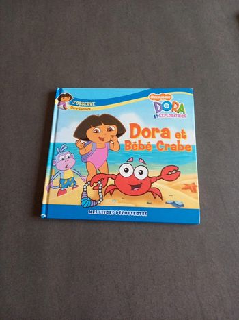 Livre stickers Dora et bébé crabe