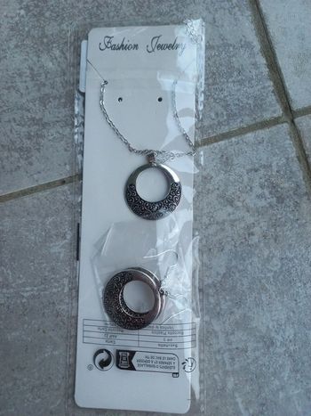 Parure collier boucles d'oreilles fantaisie neuve