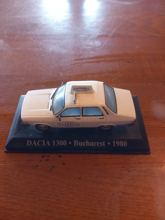 Voiture de collection Dacia 1300