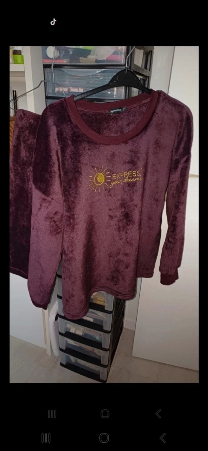Pyjama bordeaux - photo numéro 2