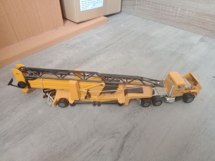 Camion grue - photo numéro 2