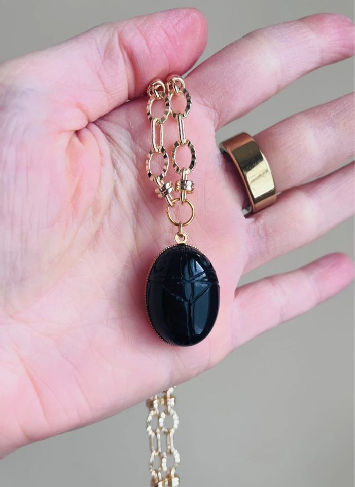 Sautoir amulette scarabée Onyx noir - photo numéro 2