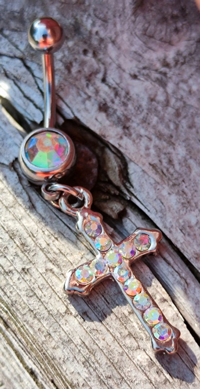 Piercing argenté croix - photo numéro 2