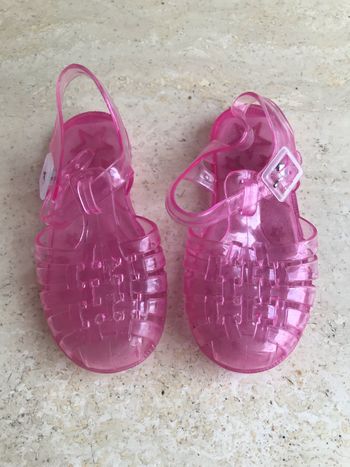 SANDALES DE PLAGE ROSES - POINTURE : 23