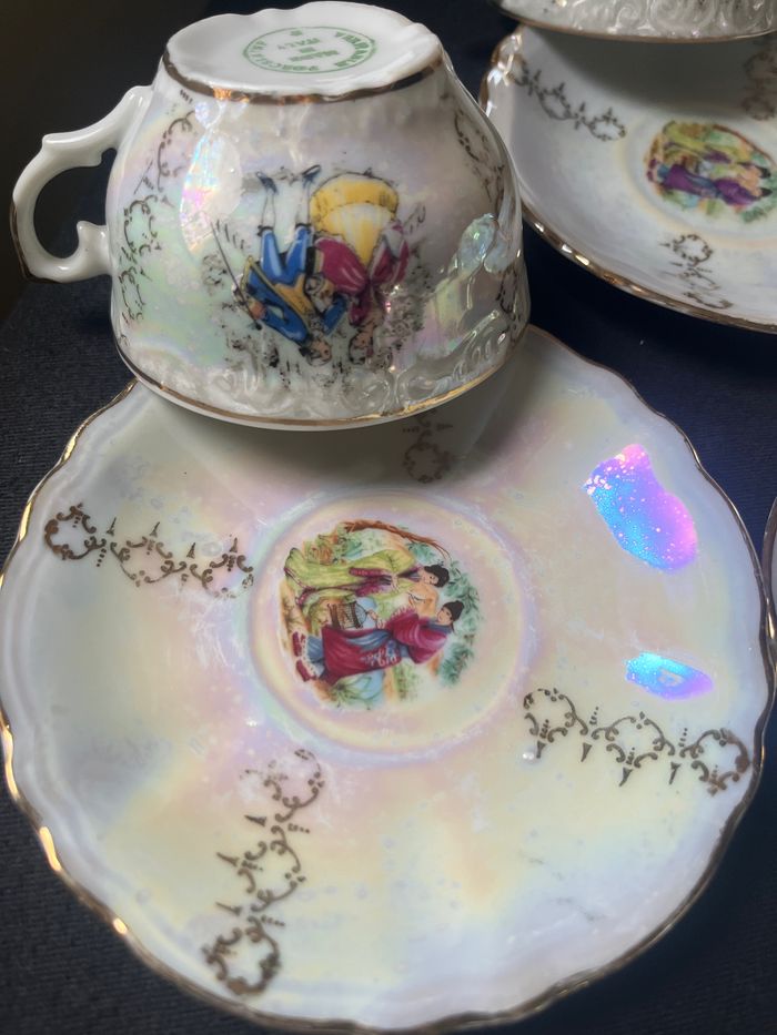Magnifique Lot de 6 tasses et 6 sous tasses Porcelaine Italy nacrée Vintage - photo numéro 3