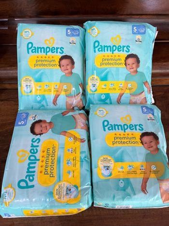 Couche taille 5 Premium Pampers : 136 couches (4*34)
