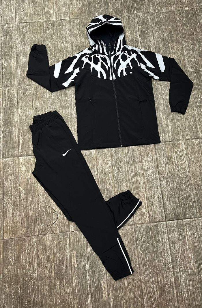 Ensemble Nike