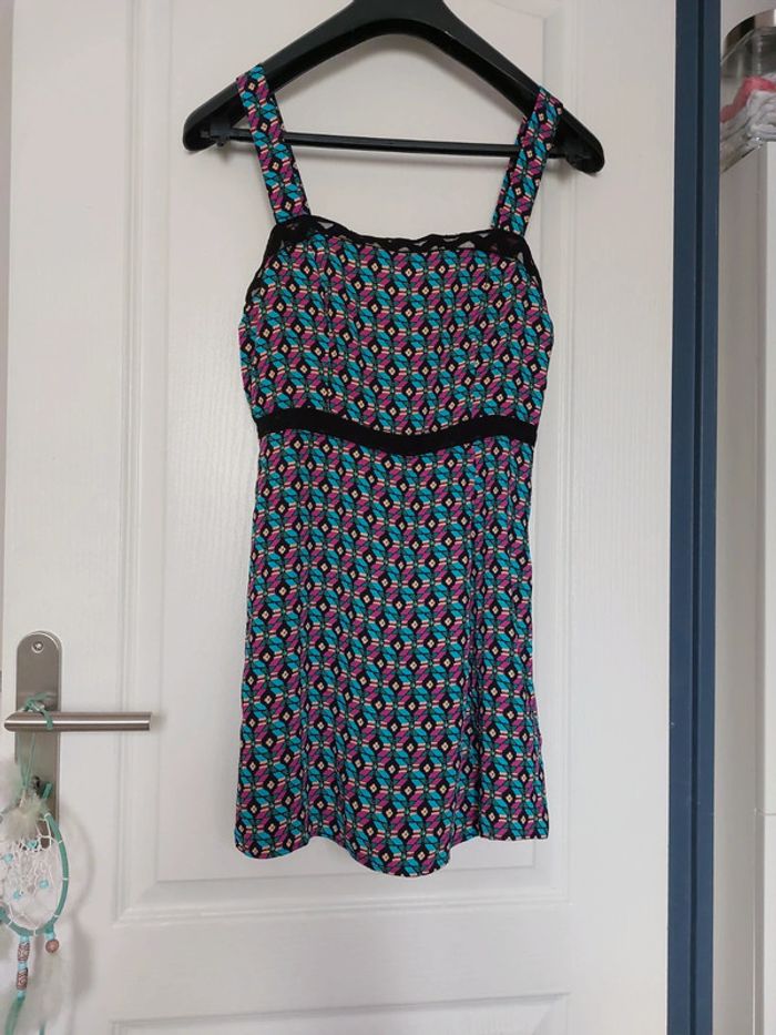 Combinaison short effet jupe colorée