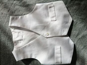 Ensemble petit garçon blanc