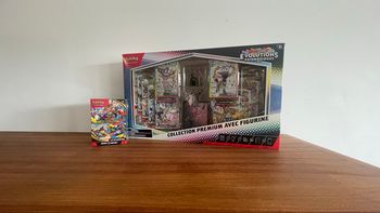 Bundle mega evolution + coffret evolution prismatique ( lire l’annonce )