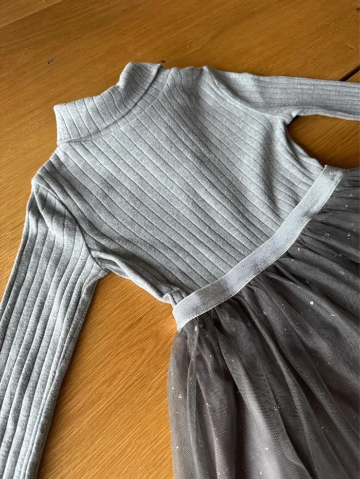 Robe bi matière grise avec tulle pailleté en bas - Taille 3 Ans - photo numéro 3