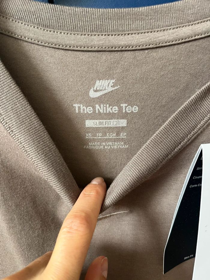 Teeshirt Nike neuf avec étiquette - photo numéro 3