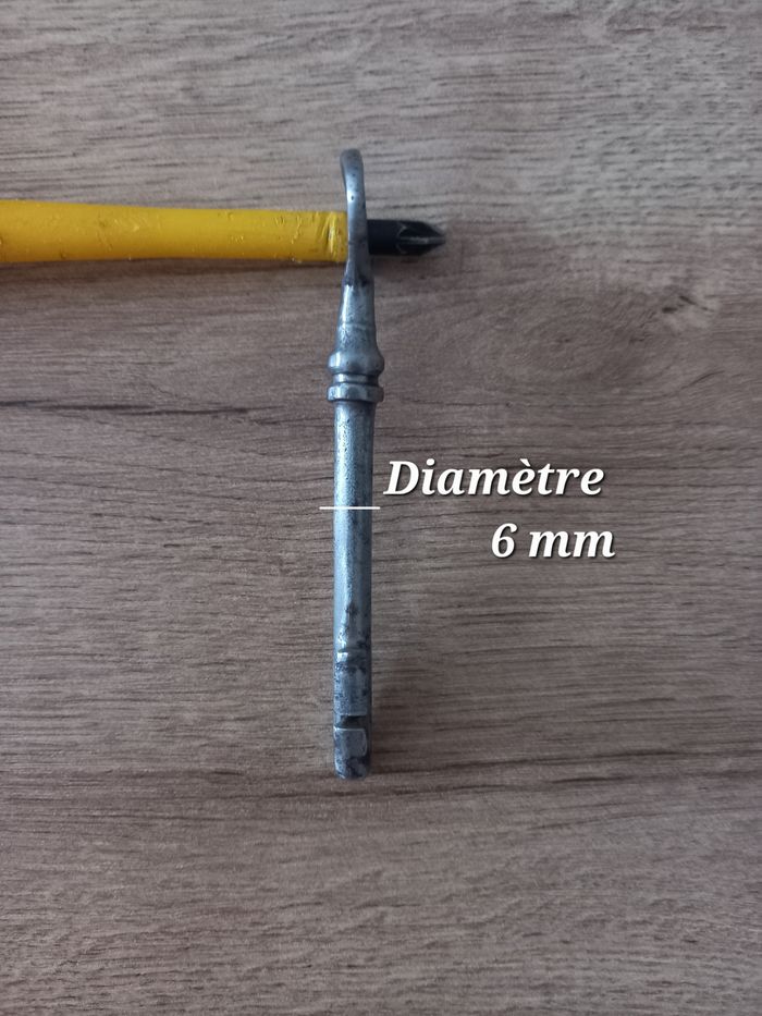 Clé ancienne en métal de 10 cm. - photo numéro 7