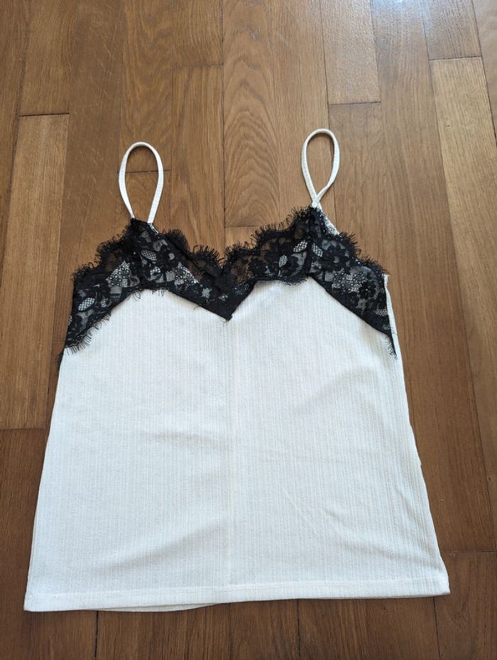 Top fluide et dentelle Zara S