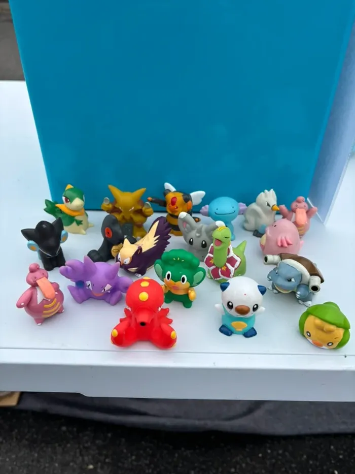 Lot de 23 Pokémon Nintendo bon et très bon état - photo numéro 2