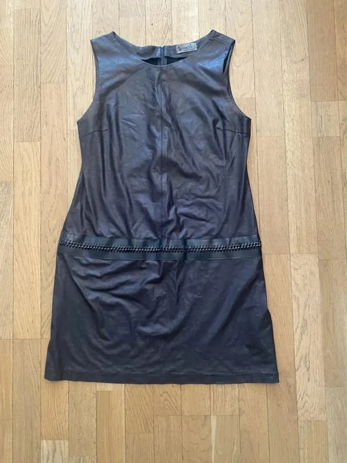 Robe sans manches enduite Miss Tic taille 42 - photo numéro 3