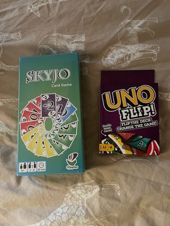 Skyjo et Uno Flip neuf