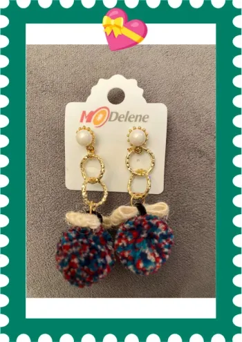 Boucles d’oreilles, pendantes, pompon multicolores