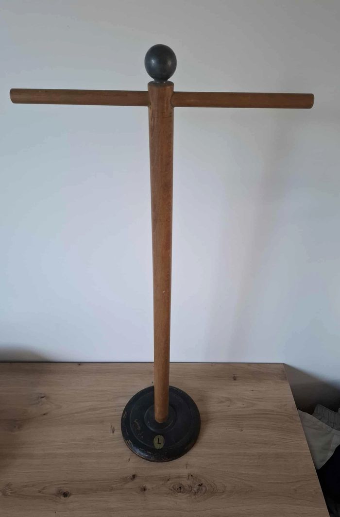 Support T en bois - photo numéro 2