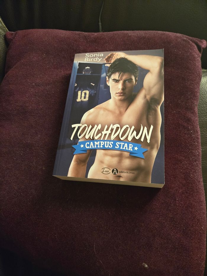 Touchdown campus star