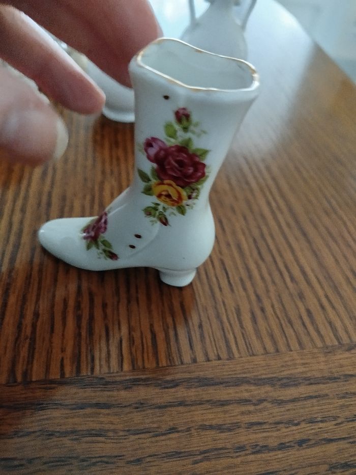 Un petit vase en forme de botte - photo numéro 2