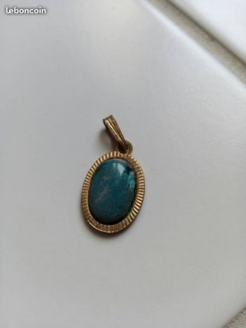 Pendentif pierre bleu