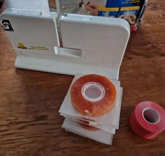 Scelleuse pour fermer et refermer vos sachets +6 rouleaux adhésifs et 3 rubans papier inclus. - photo numéro 4