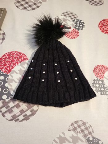 Bonnet à pompon avec strass