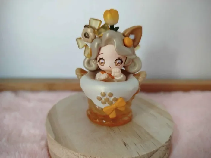 Figurine sweet emilya / miracle garden ( transparent version )