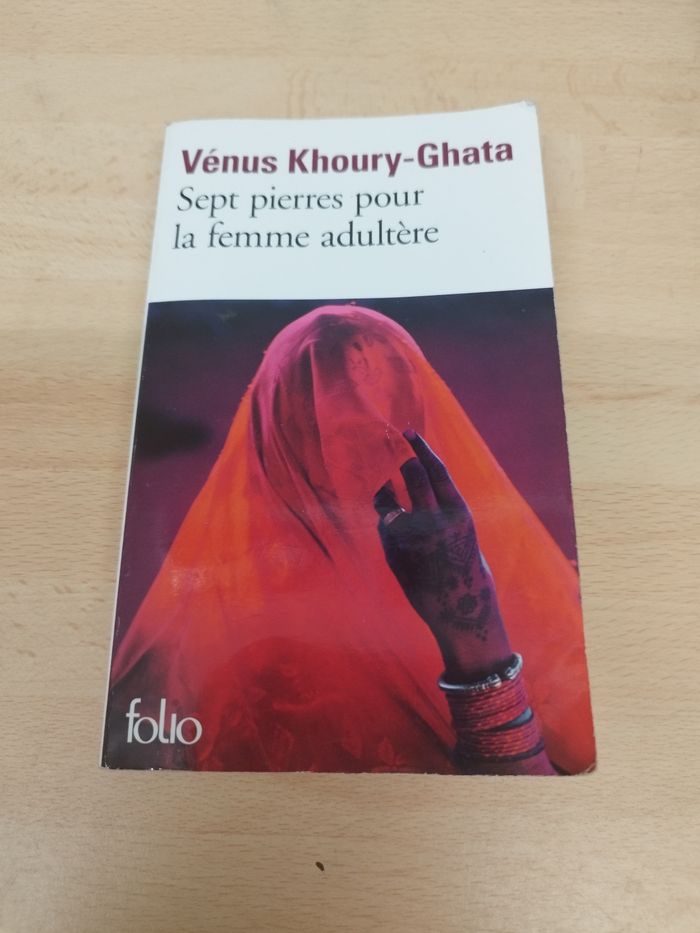 Sept pierres pour la femme adultère