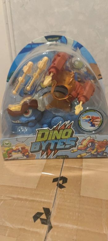 Dinosaure de combat neuf 3/6 ans